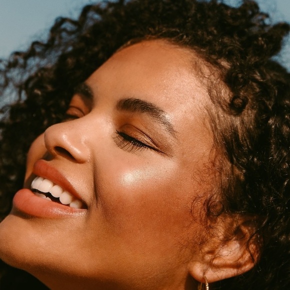 Tower 28 Beauty
Bronzino Illuminating Cream Bronzer Color: Best Coast - Picture 5 of 6